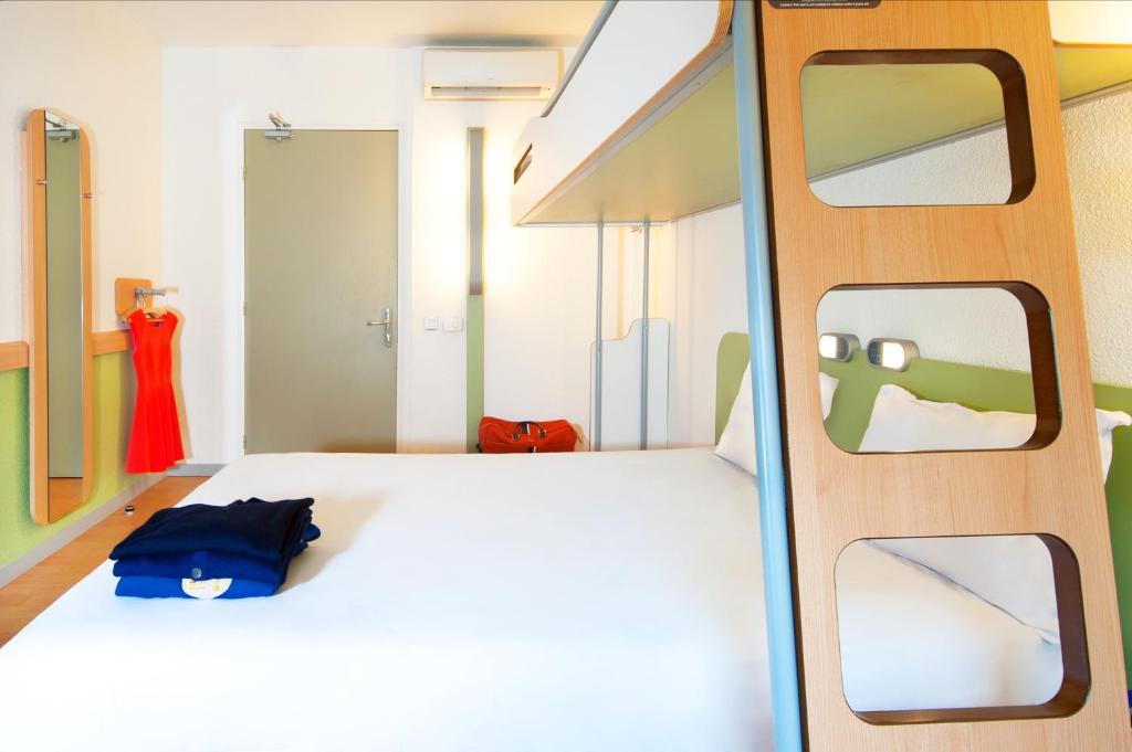 Ibis Budget Pontivy Room photo